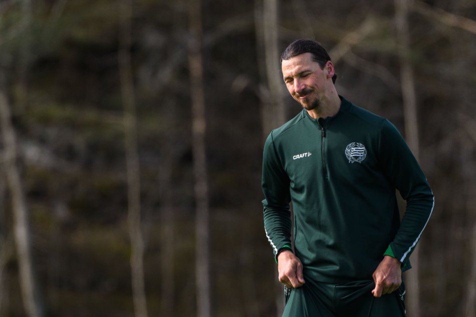 Zlatan Ibrahimovic (38) während eines Trainings in Aktion.