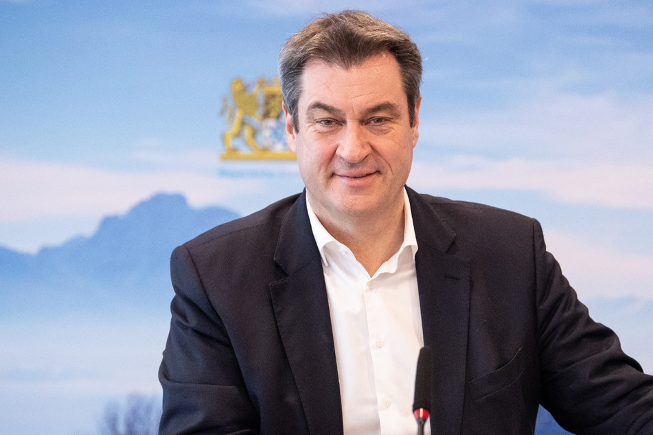 Markus Söder (54, CSU) hat angekündigt, dass die Corona-Hotspots an der Grenze zu Tschechien zusätzliche Dosen Impfstoff bekommen.