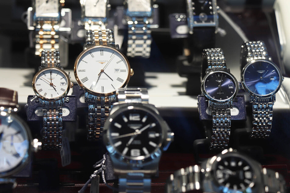 Raubüberfall auf Luxus-Uhren-Laden: 10-Jähriger verdächtigt!