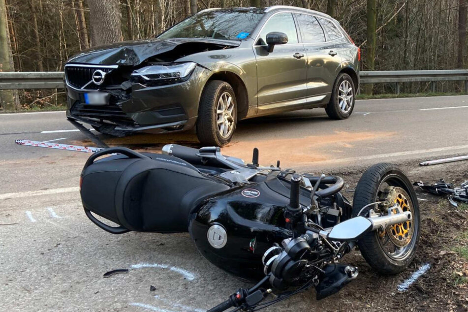 Biker in Dresdner Heide schwer verletzt: Radeberger Landstraße voll gesperrt