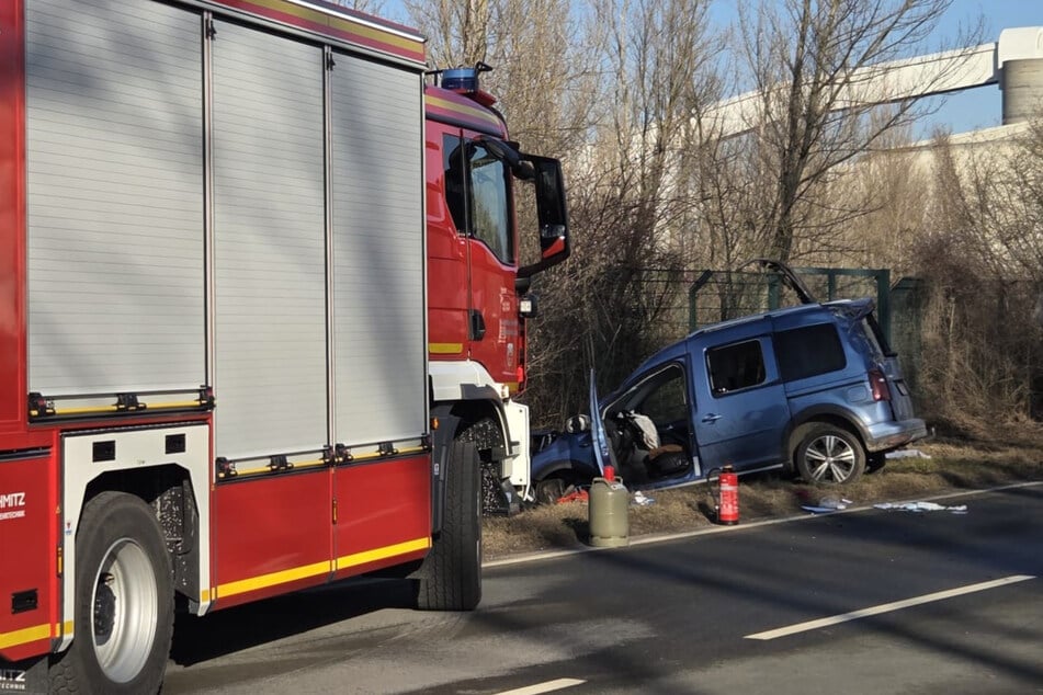 Im Salzlandkreis ist ein VW von der Straße abgekommen.