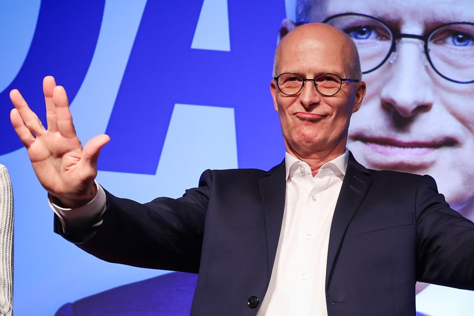 Trotz Verlusten feiert Bürgermeister Peter Tschentscher (59) den Wahlsieg der SPD.