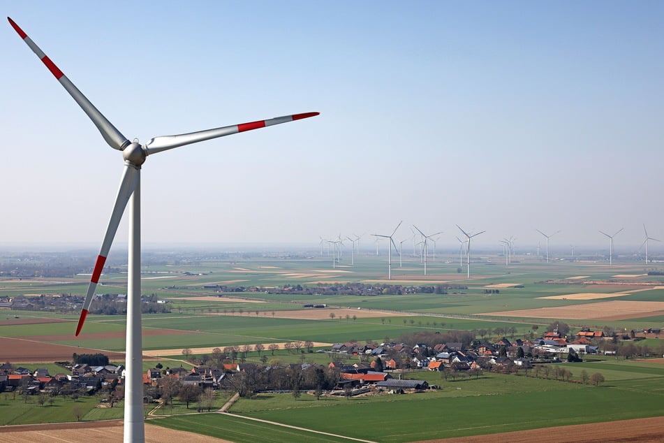 Ab 2027 sollen die drei Windräder um den Spitzberg Energie erzeugen.