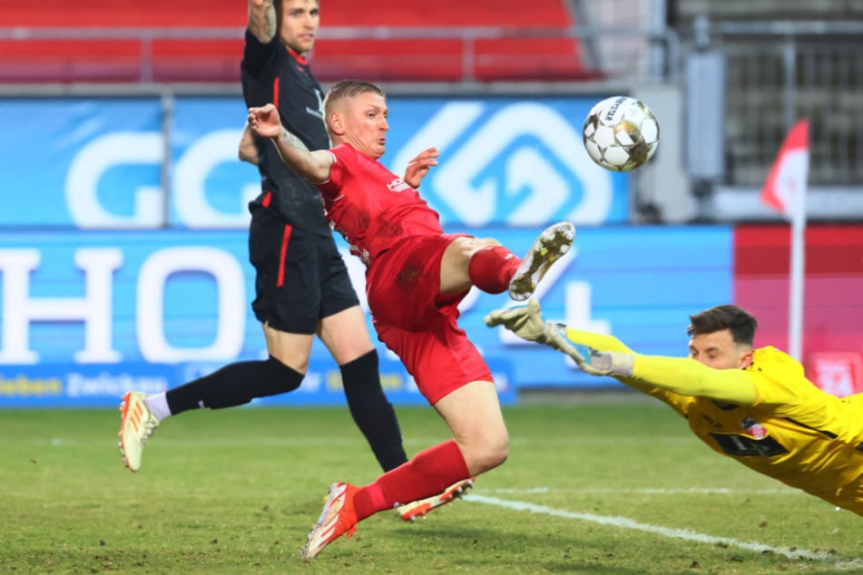 Immer voller Einsatz, aber in dieser Spielzeit noch ohne eigenen Treffer: Marc-Philipp Zimmermann (35, M.).