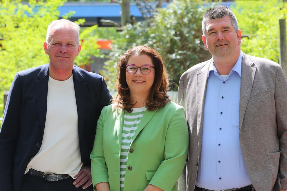 Ziehen an einem Tau: Zoodirektor Karl-Heinz Ukena (55, l.) und die beiden Flotten-Geschäftsführer Astrid Rockel (45) und Stefan Bloch (46).