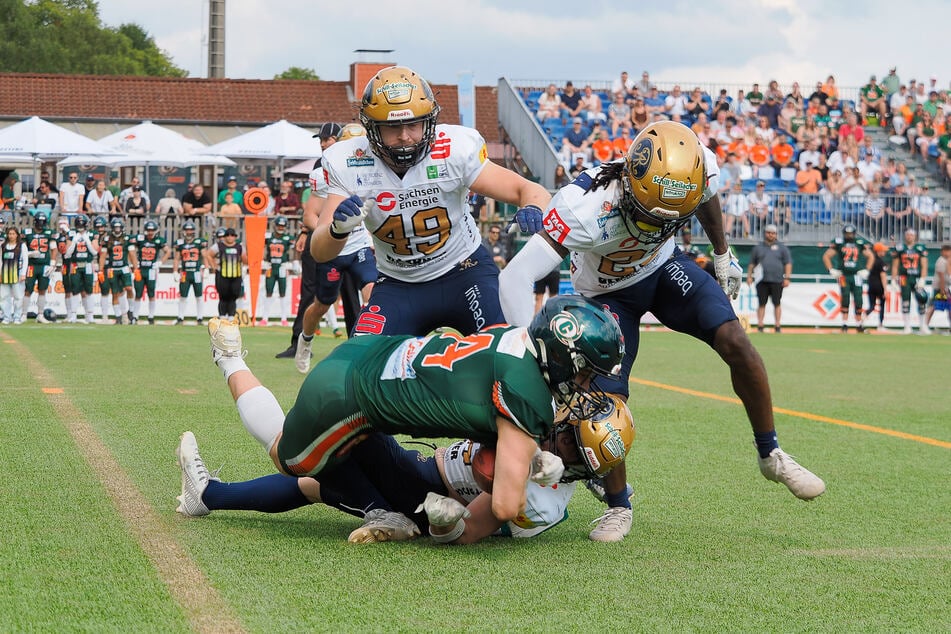 Die Defense der Dresden Monarchs (in weiß) stoppte Kiels Offense zuverlässig.