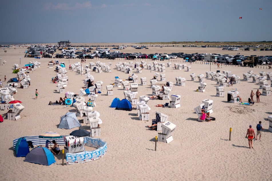 Noch können Urlauber den Spätsommer am Strand, wie hier in Sankt Peter-Ording, genießen.