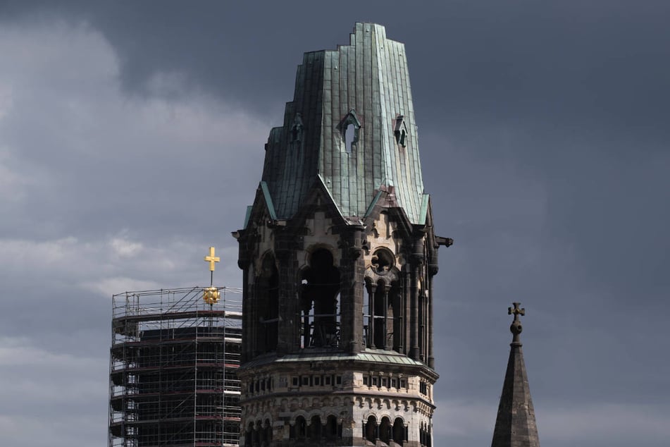 Im Himmel über Berlin und Brandenburg braut sich am Dienstag wieder etwas zusammen. (Archivfoto)