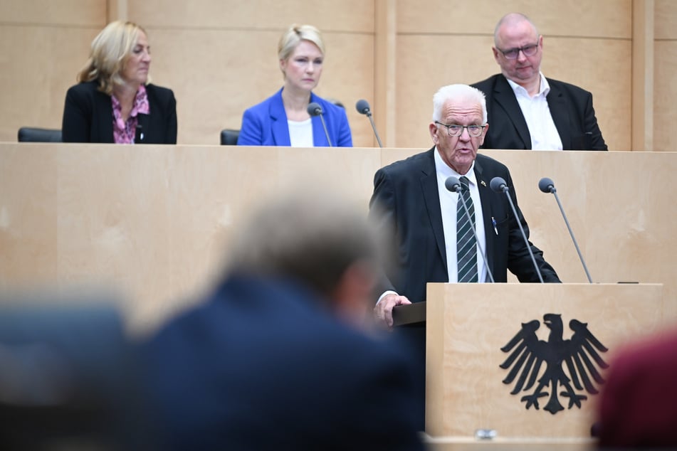 Baden-Württembergs Ministerpräsident Winfried Kretschmann (76, Grüne) wünscht sich ein Deutschland mit geordneter Einwanderung.