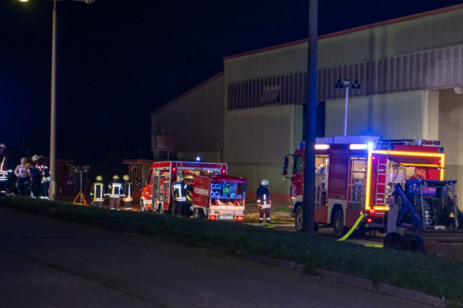 Warum brennt hier eigentlich Stroh? Polizei ermittelt wegen fahrlässiger Brandstiftung