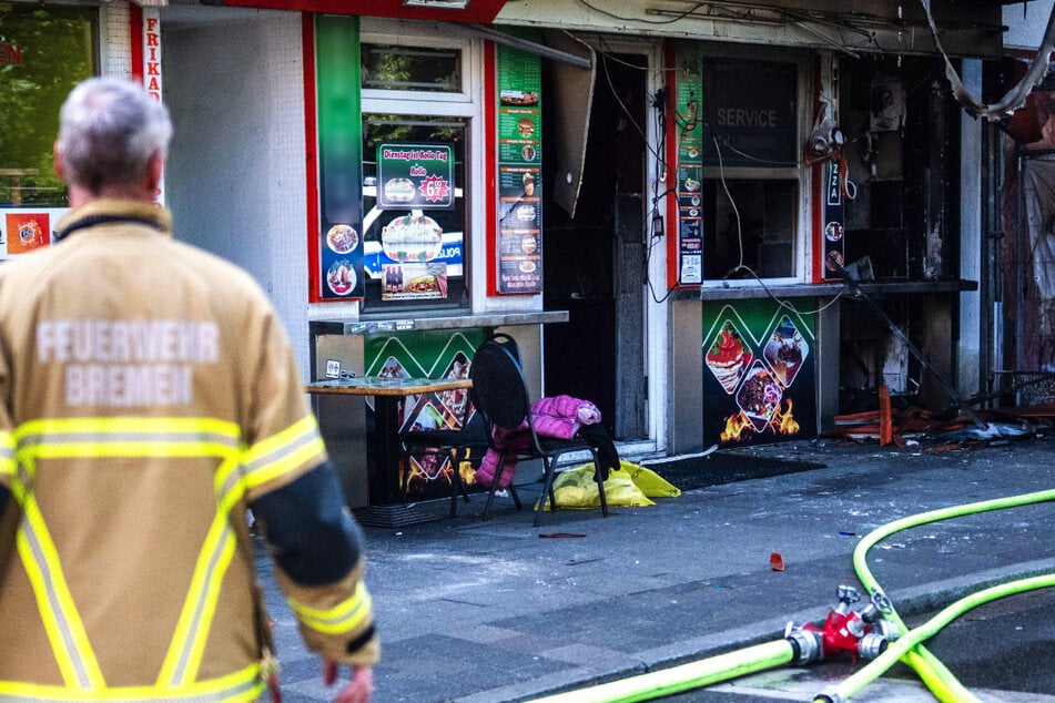 Bei einem Brand in einem Bremer Dönerladen ist ein fünf Jahre altes Mädchen gestorben.