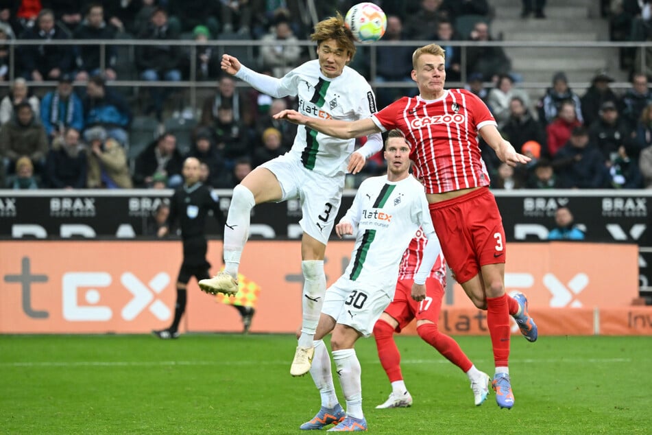 Auch im Kopfballspiel stark: Ko Itakura (28, l.) könnte überraschend doch noch zur Frankfurter Eintracht wechseln.