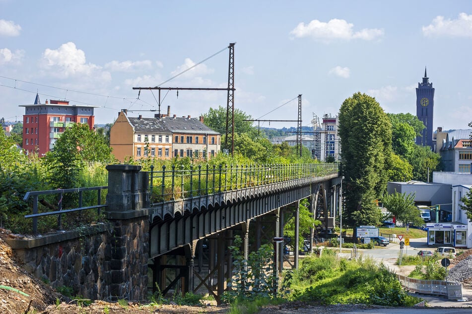 Das Chemnitzer Eisenbahn-Viadukt wird bis 2024 für rund 50 Millionen Euro komplett saniert und behält seine tragende Funktion.
