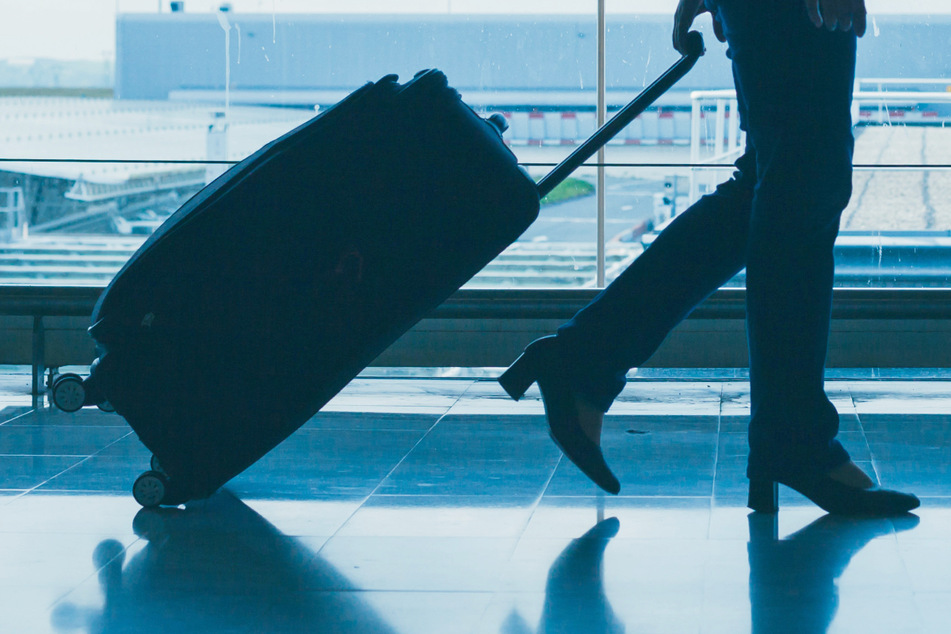 Eine Frau (36) hat am Nürnberger Flughafen Geldscheine im Wert von knapp 10.000 Euro auf dem Boden gefunden. (Symbolbild)