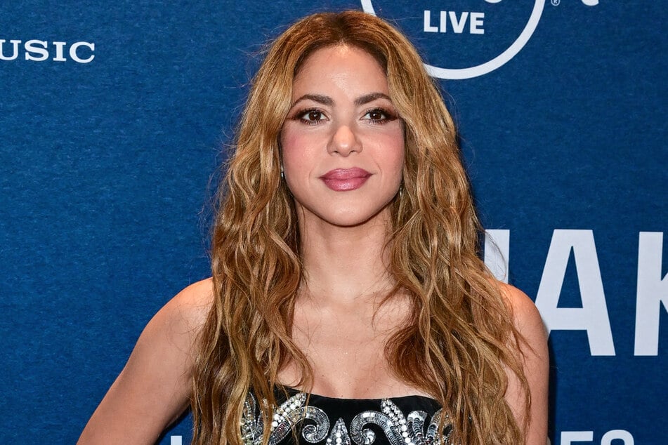 Shakira is apparently getting over ex-husband Gerard Piqué with a hot new guy. But who is the man of the hour?