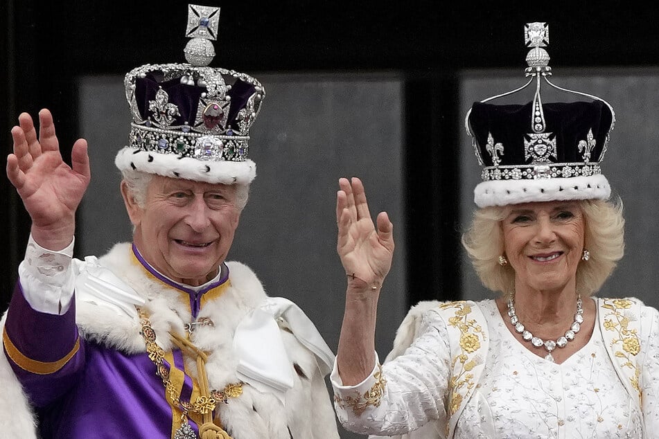 Haben gut lachen: Seit ihrer Krönung verfügen Charles III. (74) und seine Frau Camilla (75) über ein milliardenschweres Immobilienvermögen.