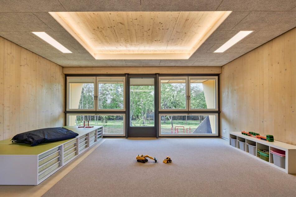 Auch die Räume sind von innen mit Holz verkleidet.