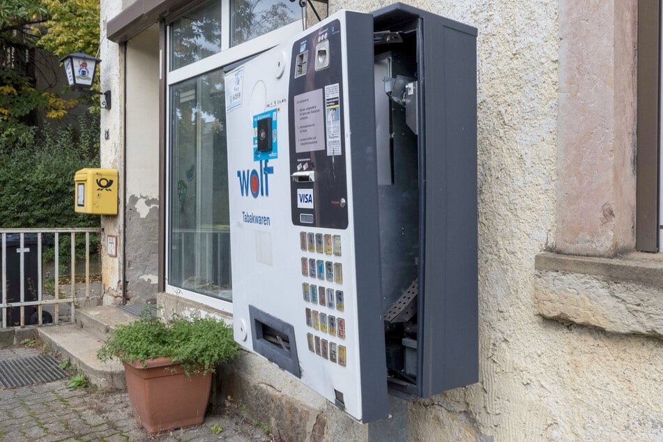 Dresden: Vandalen sprengen Zigarettenautomat mit Gas