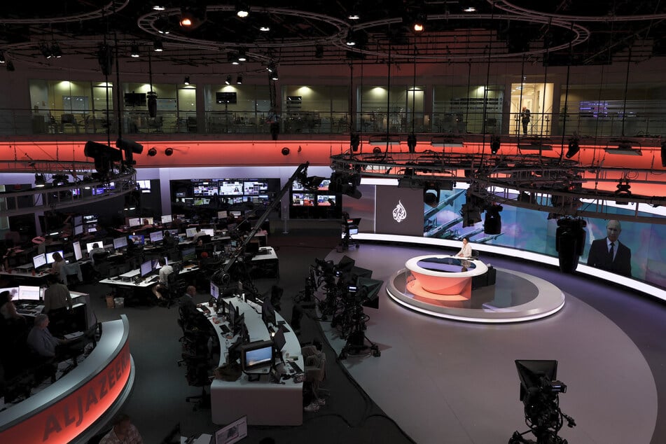 Nachrichten, die der katarische Sender Al-Dschasira produziert, gelangen vorerst nicht mehr auf israelische TV-Bildschrime.