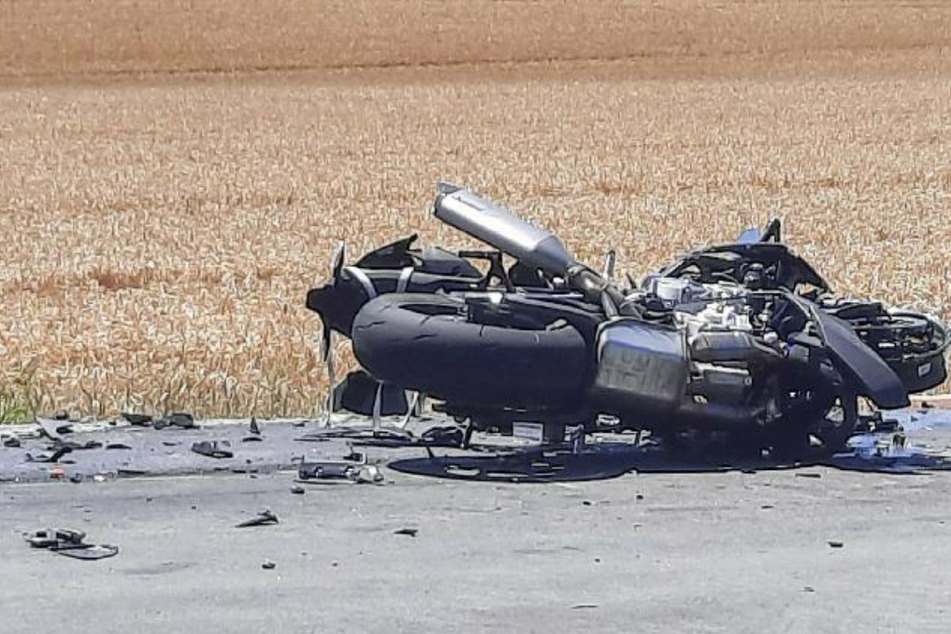 Für den 49 Jahre alten Motorradfahrer kam nach dem Unfall auf der Staatsstraße 2112 in Bayern jede Hilfe der Rettungskräfte zu spät.