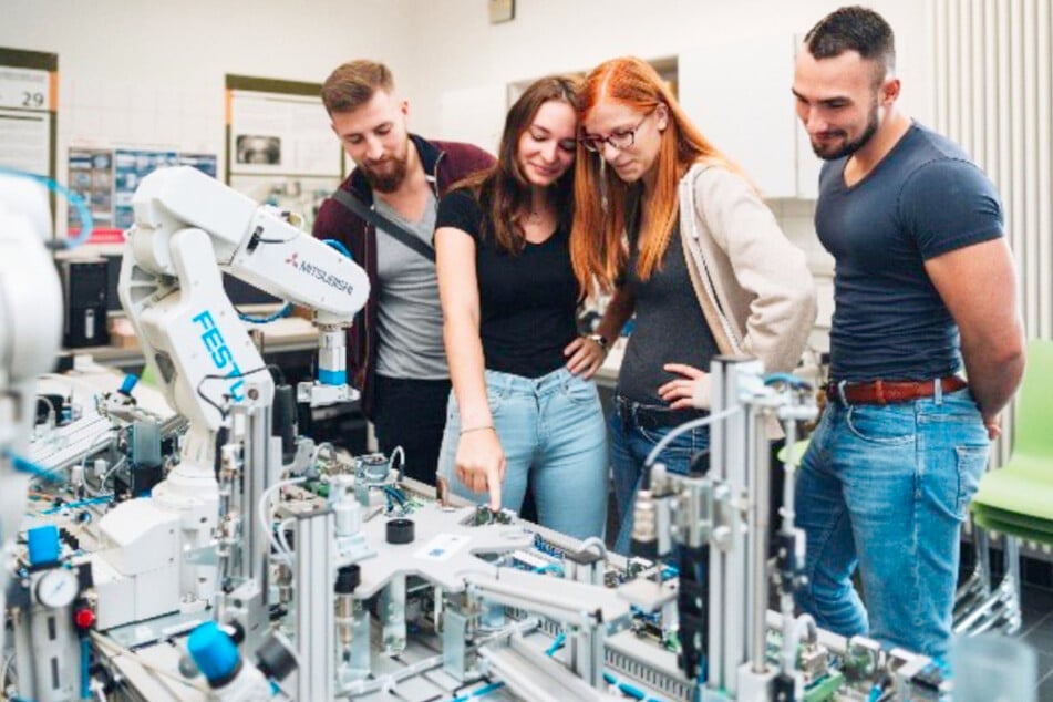 Schnupper-Vorlesungen und Laborführungen: Diese Hochschule öffnet die Türen