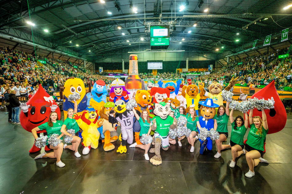 Maskottchen, Selfies und Handball-Action: Der Familienspieltag beim SC DHfK Leipzig sorgt für Stimmung in der Arena.