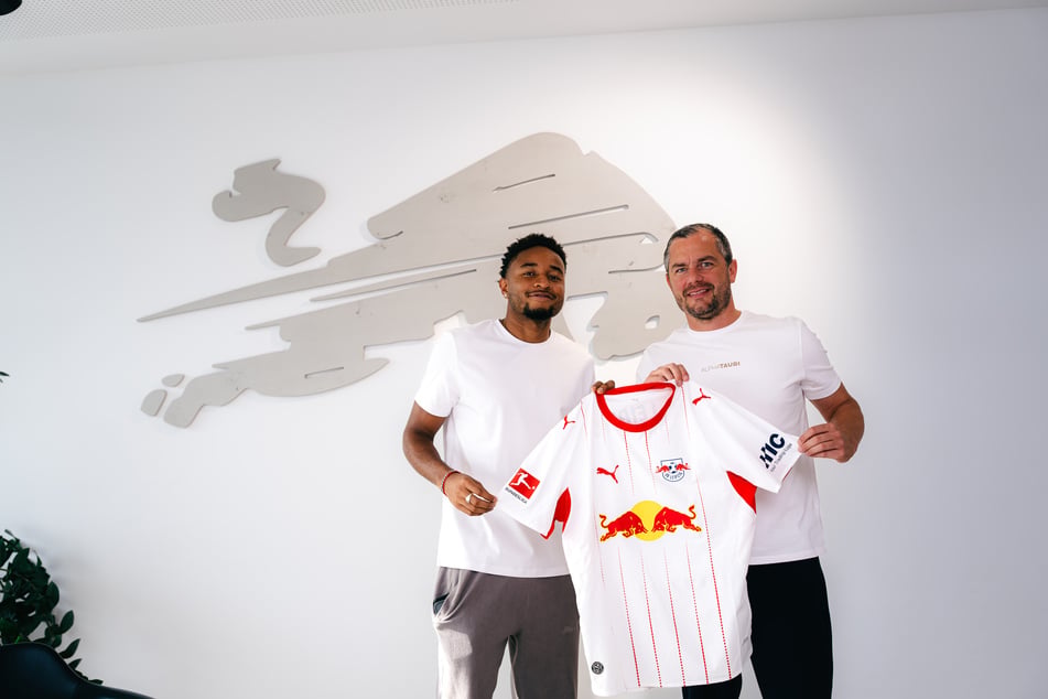 Der 28-Jährige hat ein weiteres Mal bei RB Leipzig unterschrieben. Die Rückennummer steht noch nicht fest.