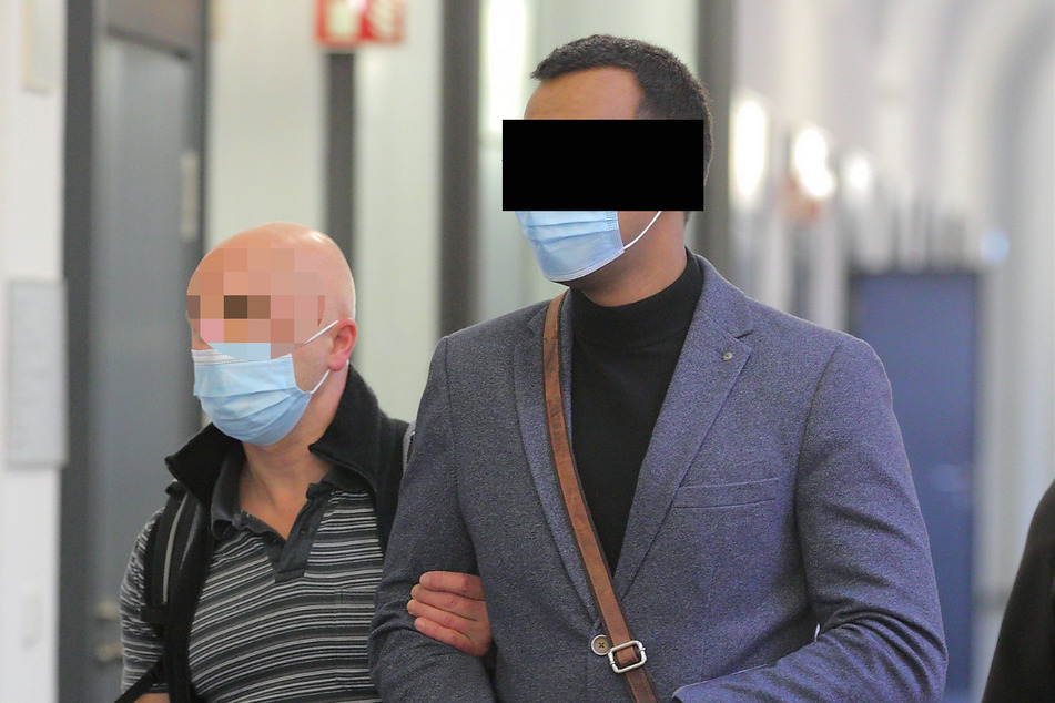 Felix W. (24) ist derzeit in einer psychiatrischen Einrichtung untergebracht, kam in Begleitung von Betreuern zum Prozess.