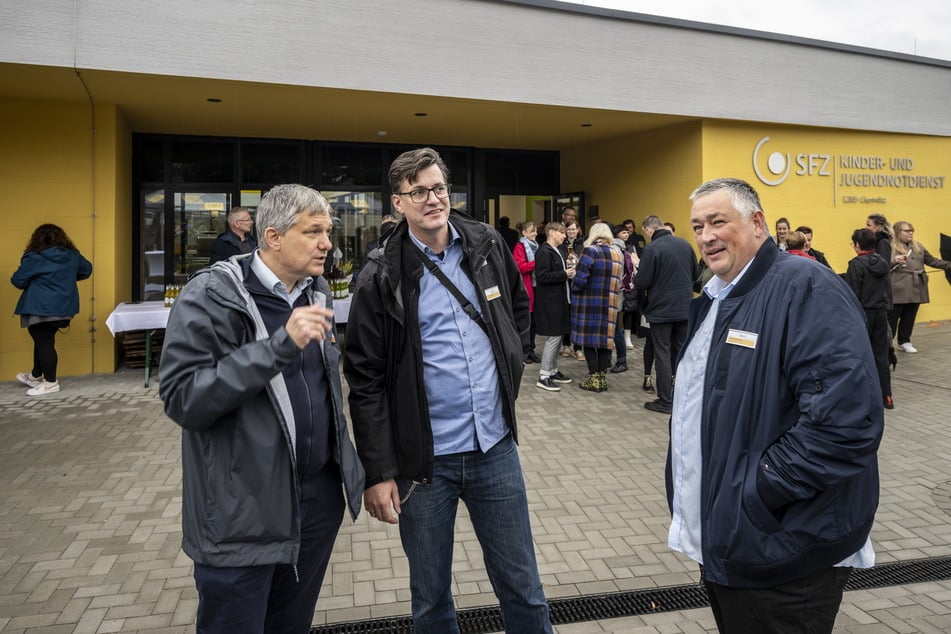 Waren bei der Eröffnung anwesend (v.l.n.r.): Axel Brückom (52), der Leiter der neuen Einrichtung Robert Görlach (43), und Geschäftsbereichsleiter Tino Landmann (46).