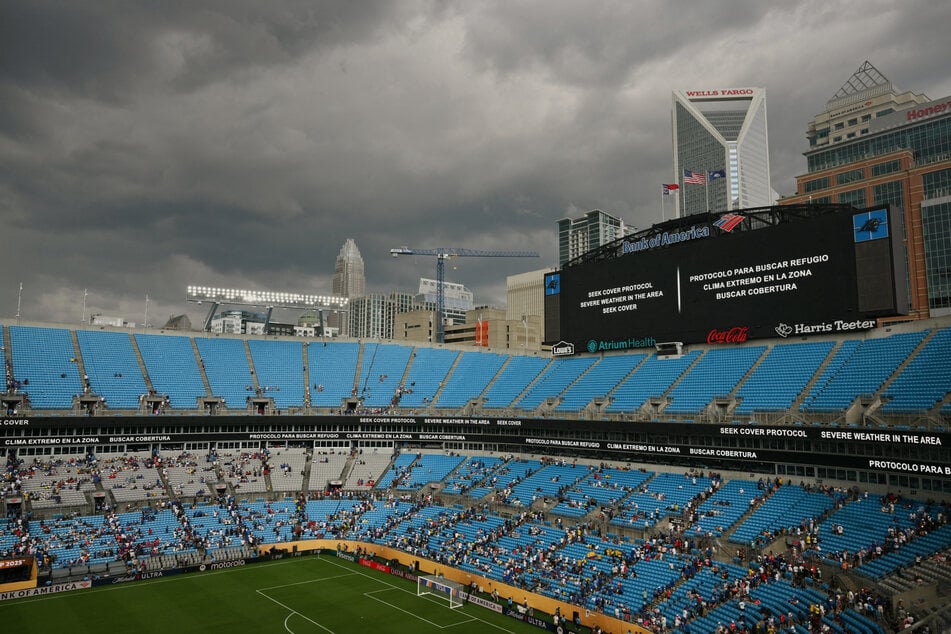 Ein aufziehendes Gewitter in Charlotte sorgte für eine Mega-Unterbrechung beim Klub-WM-Spiel zwischen dem FC Chelsea und Benfica Lissabon.