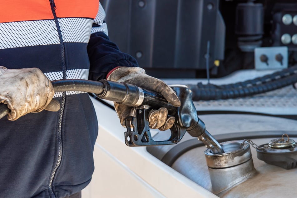 Aus einem Lkw-Tank wurden in Kreis Donau-Ries 300 Liter Diesel abgezapft. (Symbolbild)