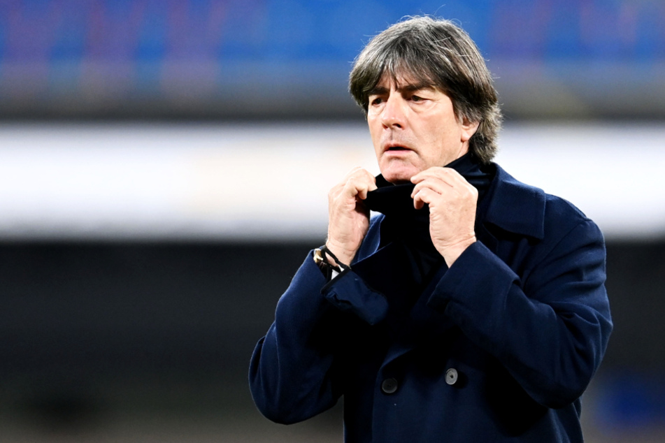 Bundestrainer Joachim Löw (60) steht momentan im Kreuzfeuer der Kritik.