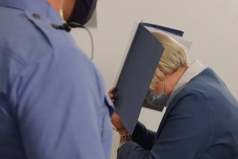 Giftmord-Prozess in Chemnitz: Annelie K. (67) wegen Mordes zu lebenslanger Haft verurteilt