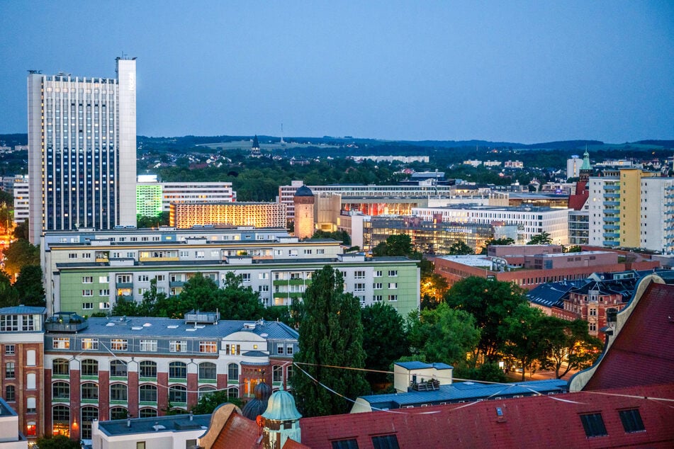 Über den Dächern der Stadt: Am Samstag kann man Chemnitz von oben entdecken.