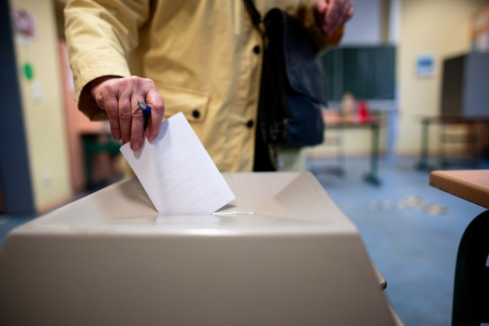 Bis Sonntagmittag wurde in den Städten Köln und Düsseldorf bei den Stichwahlen zum jeweiligen Oberbürgermeister-Amt eine gute Wahlbeteiligung festgestellt.