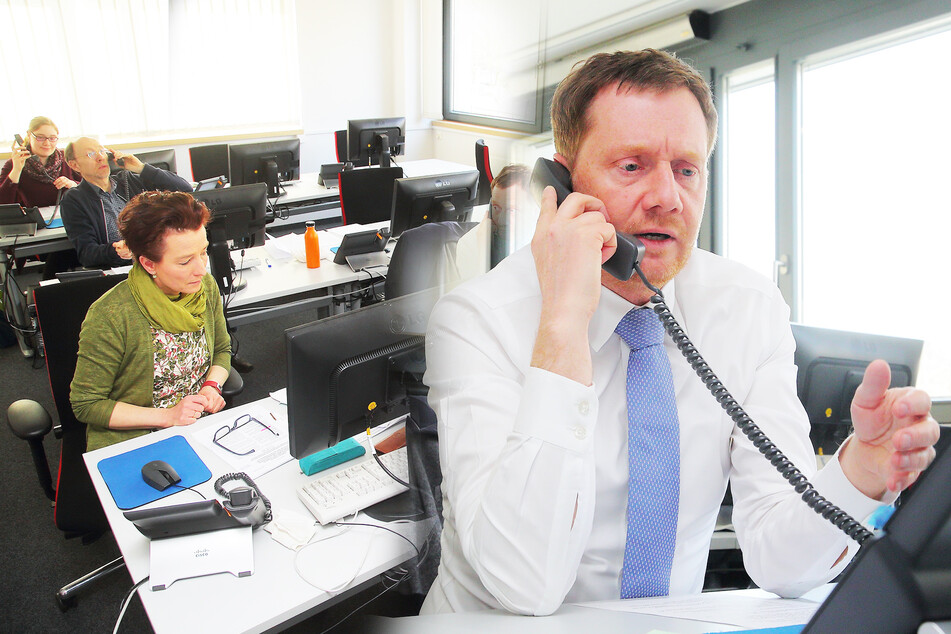 Ministerpräsident Kretschmer eröffnet (persönlich) erste Corona-Hotline!