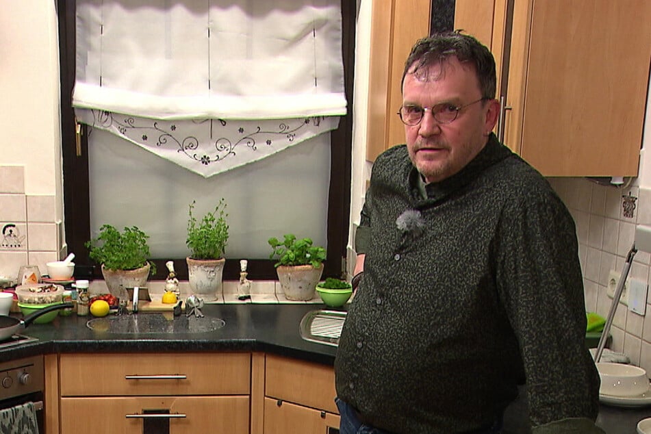 "Pfeffermühle ausgerutscht?" Kandidat Jockel gerät bei "Das perfekte Dinner" ins Würz-Debakel