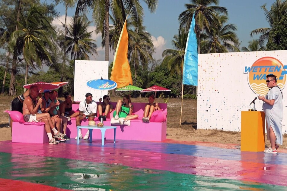 Die Realitystars kommen beim Spiel "Wetten was...?!" in der thailändischen Hitze mächtig ins Schwitzen.