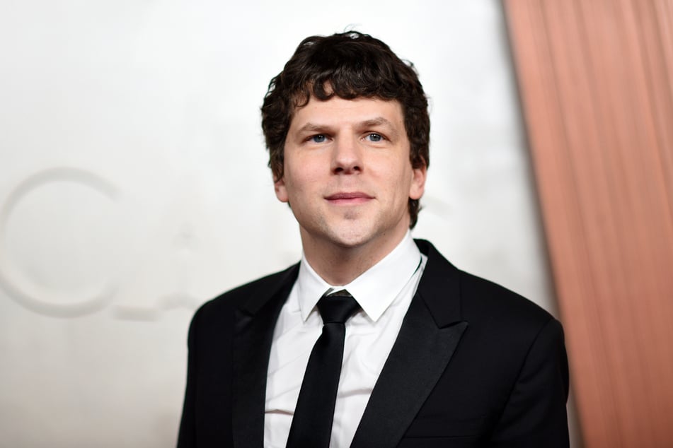 Er sei vom Spendenfieber gepackt worden, sagte Jesse Eisenberg (42).