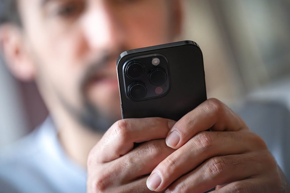 Die KI erkennt, wie sich die Person auf dem Bild fühlt. (Symbolfoto)
