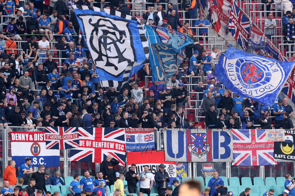 Exzellente Stimmung: Die mitgereisten Fans der Glasgow Rangers machten schon vor dem Anpfiff mächtig Betrieb.
