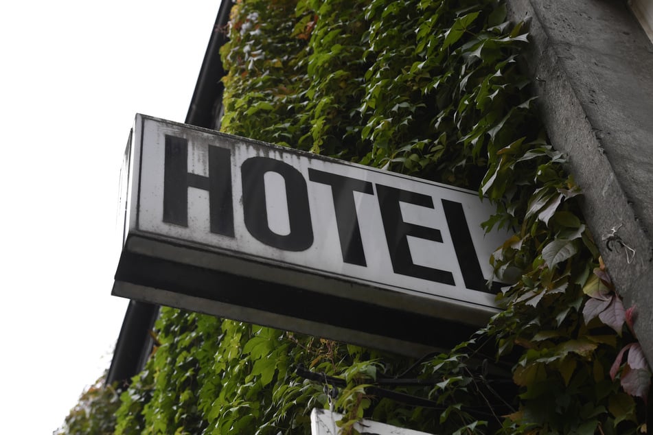Ein Hotel in der Oberpfalz sieht sich nach einer abgelehnten Buchung mit Morddrohungen konfrontiert. (Symbolbild)
