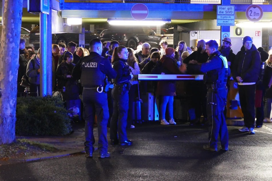 Rund 150 Reisende mussten den Zug am Bahnhof in Siegburg verlassen.