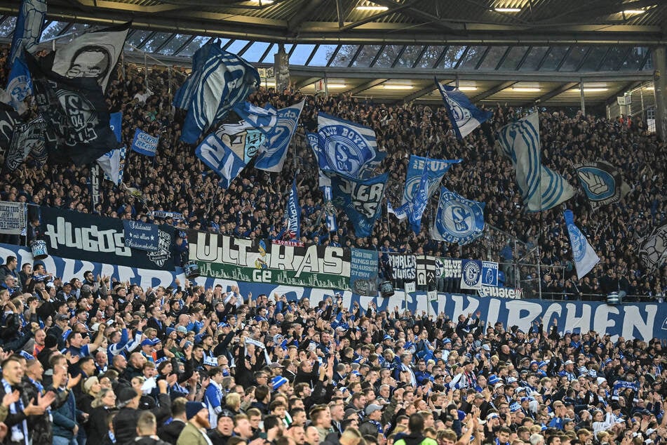 Die Ultras von Schalke 04 haben sich erstmals zu den Vorfällen in Dublin geäußert.