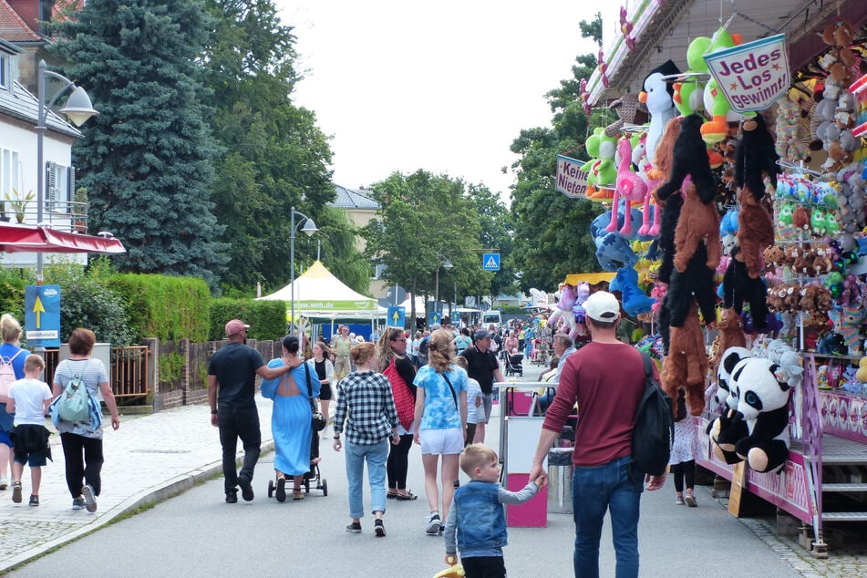 Beim Stadtfest in Heidenau sorgen Bühnenprogramm, Händler und Fahrgeschäfte für Unterhaltung. (Archivfoto)