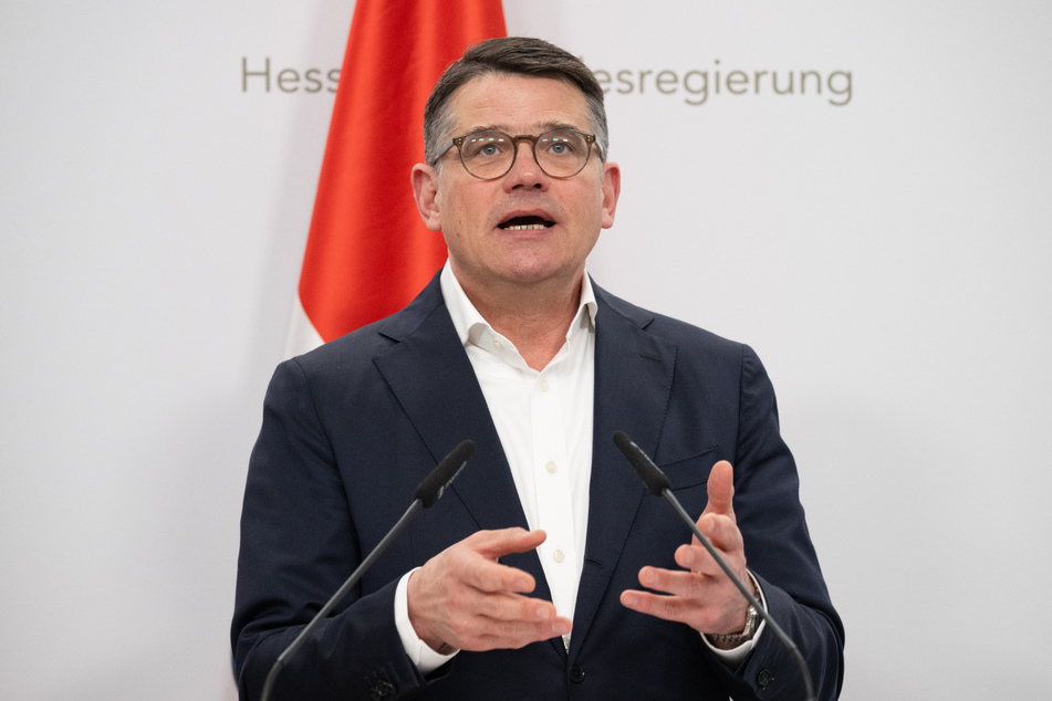 Hessens Ministerpräsident Boris Rhein (52, CDU) will den legalisierten Cannabis-Konsum in seinem Bundesland strikt kontrollieren.