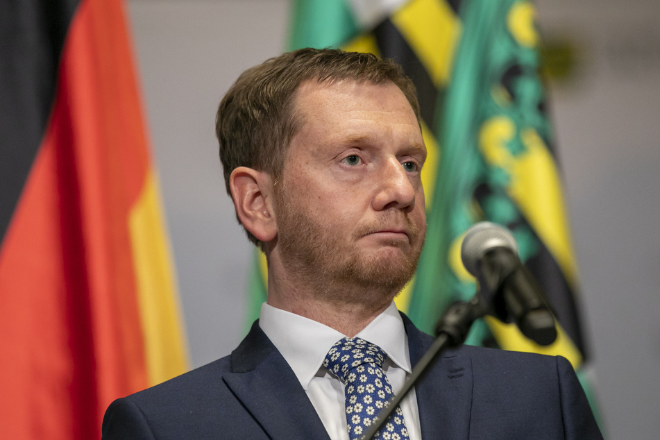 Kretschmer fordert, dass die Bürger ihre privaten Kontakte massiv reduzieren.