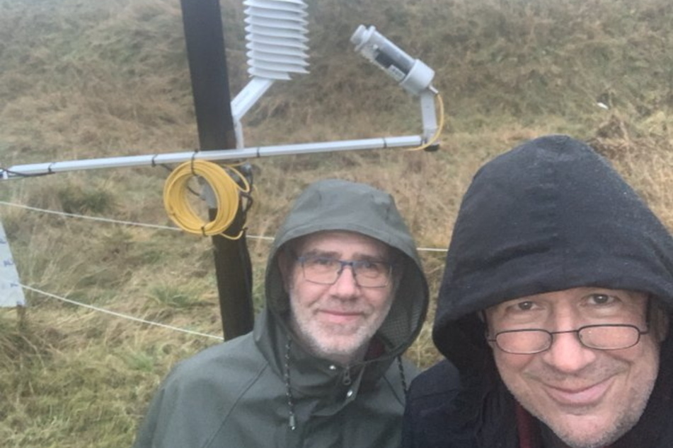 Selfie in Kühnhaide: TV-Star Jörg Kachelmann baut seine Wetterstation um