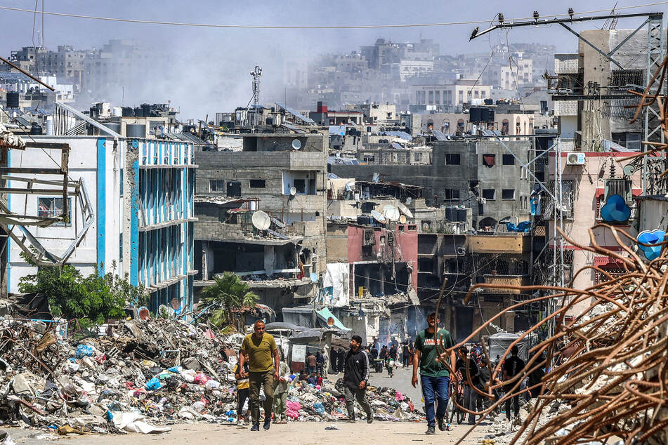 US-Präsident Biden (81) hatte Israel vergangene Woche damit gedroht, dass eine größere Bodenoffensive in der mit Binnenflüchtlingen überfüllten Stadt Konsequenzen für US-Waffenlieferungen haben könnte.