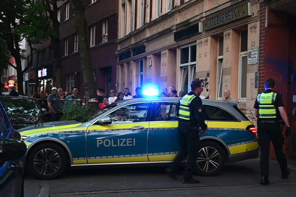 Streit zwischen Arbeitskollegen eskaliert: Schlichter nutzt Besenstiel als Waffe